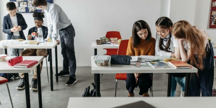 Abierto el plazo para solicitar la beca 6000 en Andalucía: Apoyo económico para la educación