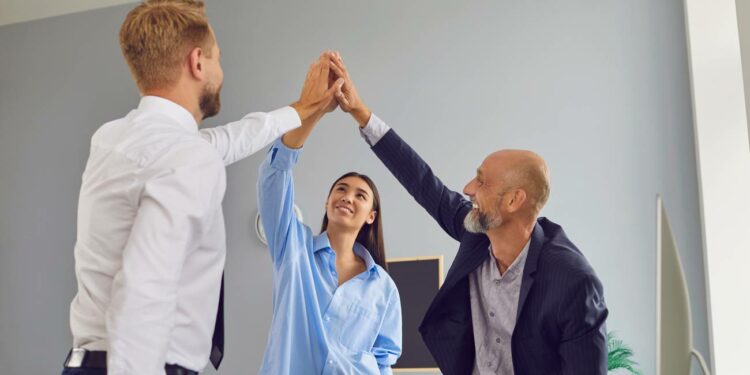 Un compromiso pendiente en la negociación del Salario Mínimo Interprofesional entre sindicatos y patronal