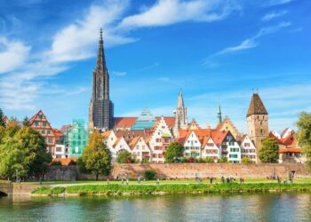 Alemania ofrece sueldos de 45.000 euros: Oportunidades laborales para españoles