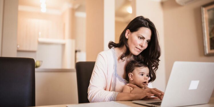 Ayudas para madres solteras en 2024: Conoce tus derechos y beneficios