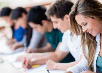 Hacienda ofrece 60 becas de más de 7.000 euros para preparar oposiciones en 2024