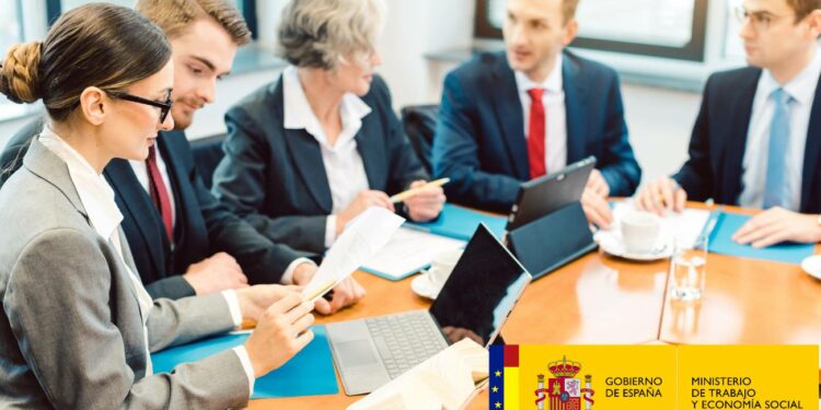 Histórico acuerdo: Salario Mínimo aumentará un 5% en 2024 después de intensas negociaciones