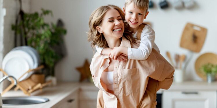 La Seguridad Social otorga 345 euros al mes: Conoce los requisitos y cómo solicitar el complemento para la infancia