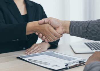 Oportunidad laboral en la fábrica de ositos de oro: Haribo busca 20 operarios para contrato indefinido