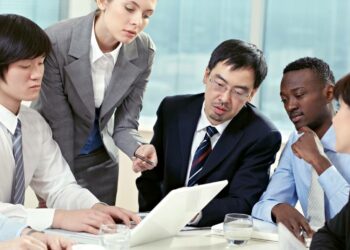 Sumar propone medidas fiscales ambiciosas en el debate presupuestario: Impuestos a las grandes Fortunas y reforma en la educación universitaria