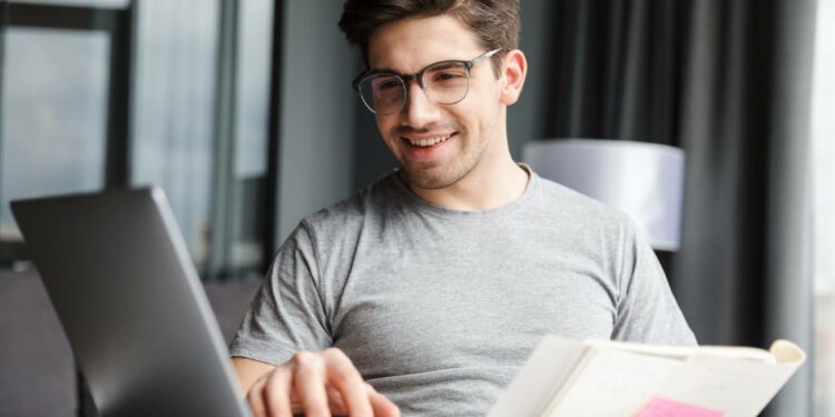 Ayuda del SEPE de 10.080 euros: Conoce los detalles y requisitos para acceder al subsidio por insuficiencia de cotización