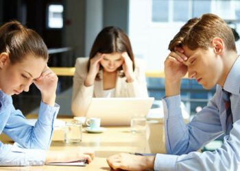 Desaceleración económica en 2024: Empresas afectadas y perspectivas laborales