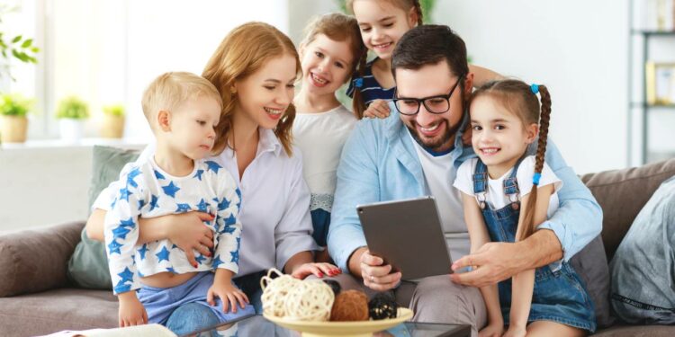 Desvelando la nueva ayuda de Hacienda en 2024: Hasta 2400 euros para familias numerosas