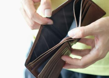 Desvelando la realidad económica en España: La clase baja y los estándares de la OCDE en 2024