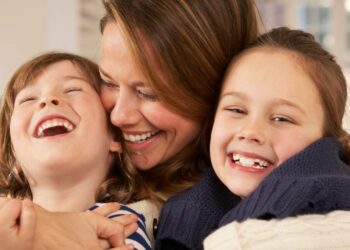 El Gobierno planea una ayuda universal para las familias: Sin requisitos y por crianza