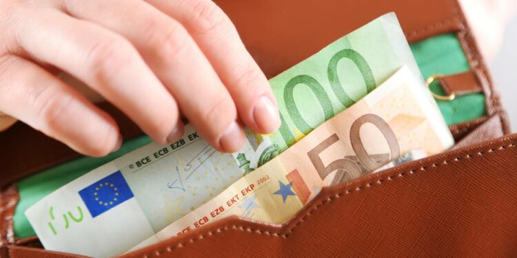El subsidio por desempleo para mayores de 52 años: Una prestación sostenible e indefinida