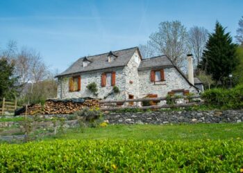 Esta es la extraordinaria oportunidad laboral: Gana más de 4.000 euros al mes y vive gratis en una casa rural