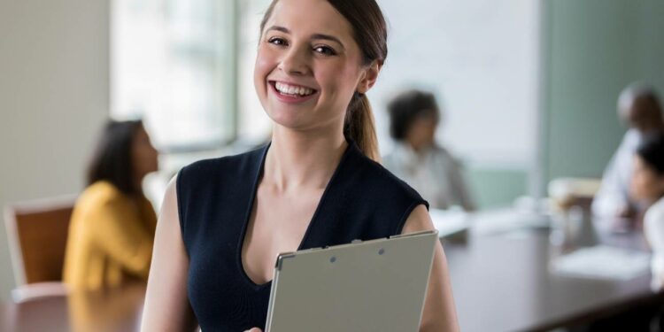 La Cruz Roja ofrece distintas oportunidades laborales: Contratos estables y salarios competitivos