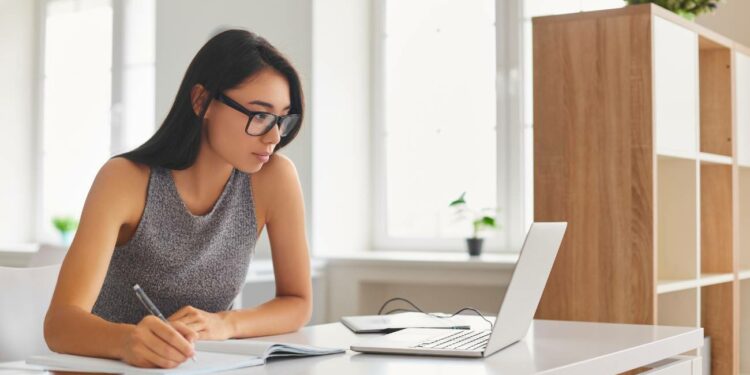 La nueva ayuda del SEPE: Subvenciones para cursos de formación y empleabilidad en 2024