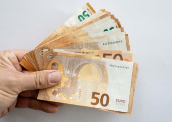 La pensión de orfandad en 2024: Nueva ayuda para mayores de 45 años