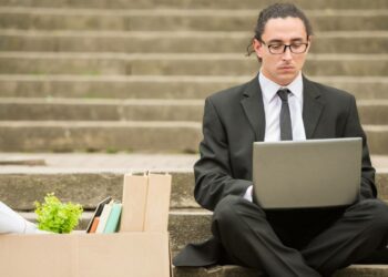 SEPE advierte del proceso a seguir: Vacaciones pendientes y solicitud de paro