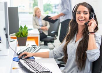 Telefónica ofrece 164 puestos de trabajo con salarios competitivos y la opción de teletrabajar