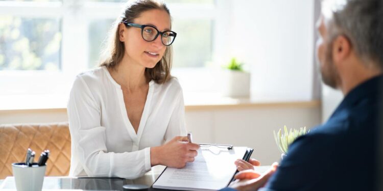 Trabajo evalúa ampliar subsidio de desempleo para mayores de 52 años: Novedades y perspectivas