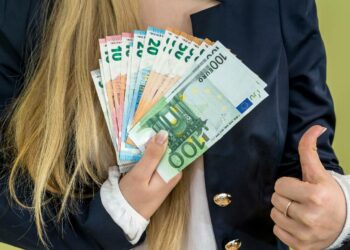 Último aviso sobre la ayuda de 200 euros de Hacienda en 2024: Desafíos y perspectivas