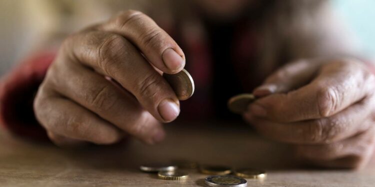 Adelanto de pago de pensiones en marzo: Caixabank lidera con compromiso financiero