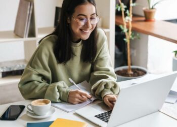 Así puedes solicitar las 2.400 becas MEC para aprender inglés