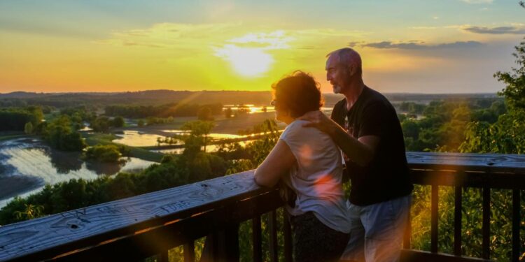 El Corte Inglés revoluciona el turismo para mayores con descuentos en viajes a pensión completa