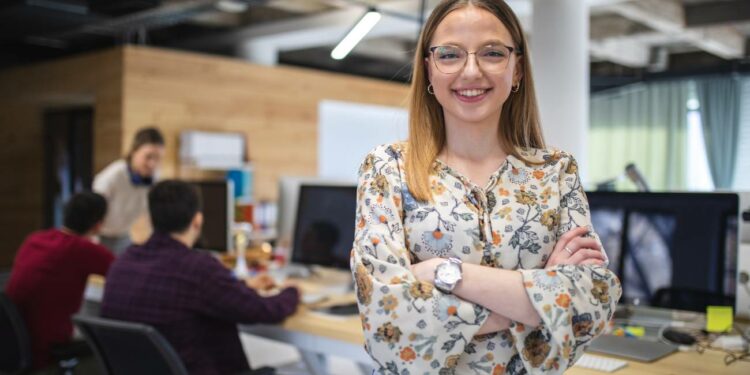 El SEPE anuncia una nueva ayuda de 600 euros para el sector artístico: Detalles y requisitos