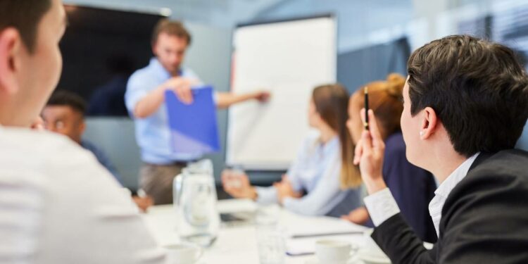 El SEPE ofrece 600 euros para cursos de formación y ayudarte a desbloquear tu potencial