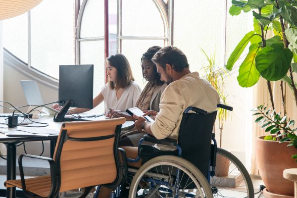 Esta es la nueva ayuda a la discapacidad en marzo: Un subsidio de más de 2000 euros