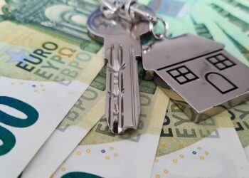 Estos son tus derechos como inquilino: Los gastos que no deberías pagar al casero