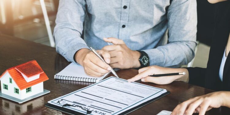 Hacienda recuerda las obligaciones fiscales para propietarios de viviendas en España