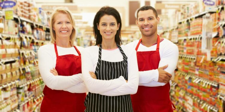 Los supermercados españoles buscan trabajadores: Ofrecen sueldos de 1.500 euros