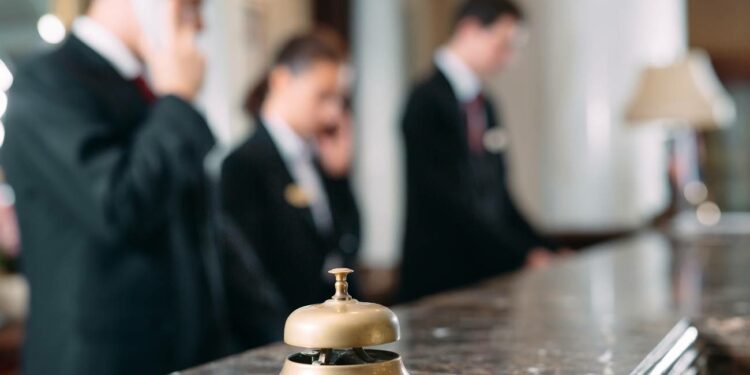 Oportunidad de empleo en la industria hotelera: Vacantes para animadores sin estudios y alojamiento gratuito