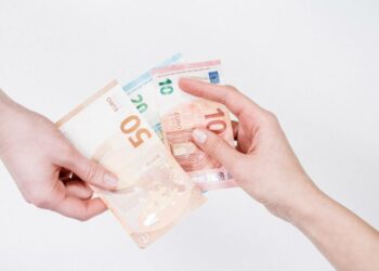 Las claves del límite de donaciones sin declarar a Hacienda en España