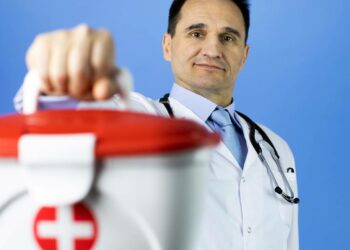 Cruz Roja oferta nuevos empleos con contratos indefinidos y sueldos de hasta 2.000 euros