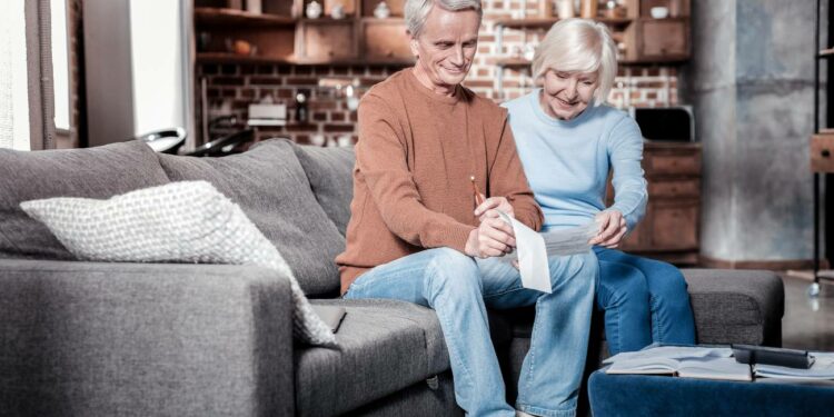 Los cambios en la pensión de jubilación y en el subsidio para mayores de 52 años confirmados en el BOE