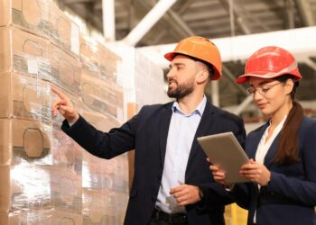 Makro oferta 57 puestos de trabajo con contrato fijo y sueldo de 1.800 euros al mes