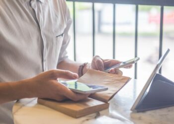 La posibilidad de cobrar el paro y un salario hasta 1.350 euros mensuales