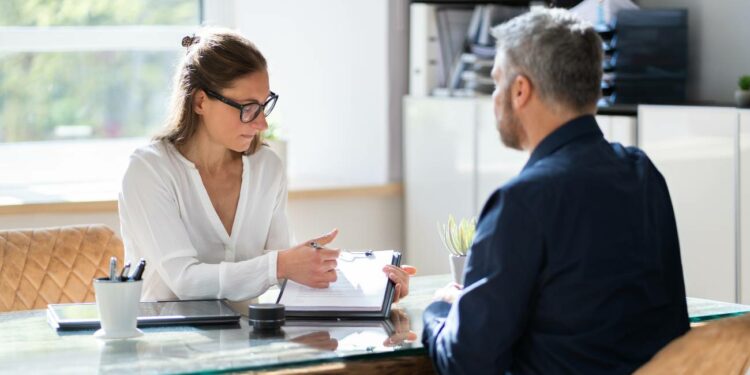 Una nueva ayuda mensual de 3.360 euros para desempleados