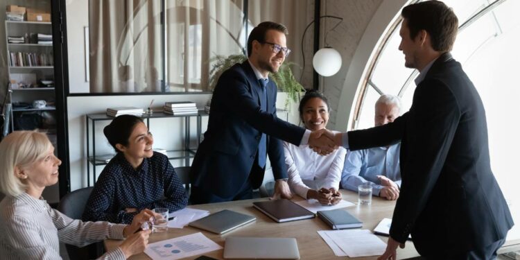 La patronal postergará la aprobación de la reducción de jornada laboral hasta después de las elecciones europeas