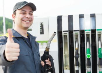 Cepsa lanza 56 ofertas de empleo para trabajar en gasolineras y oficinas