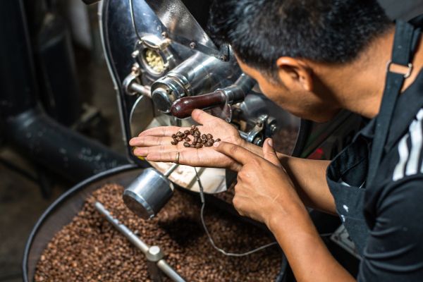 Nestlé necesita personal para trabajar en su fábrica de café 