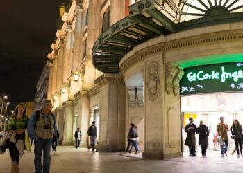 El Corte Inglés ofrece oportunidades laborales para reforzar su plantilla