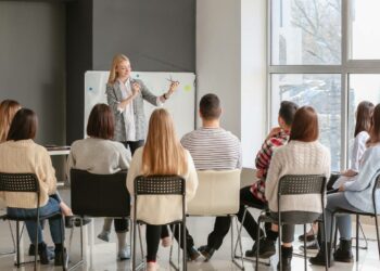 Fundae y SEPE ofrecen ayudas de 600 euros para cursos de formación