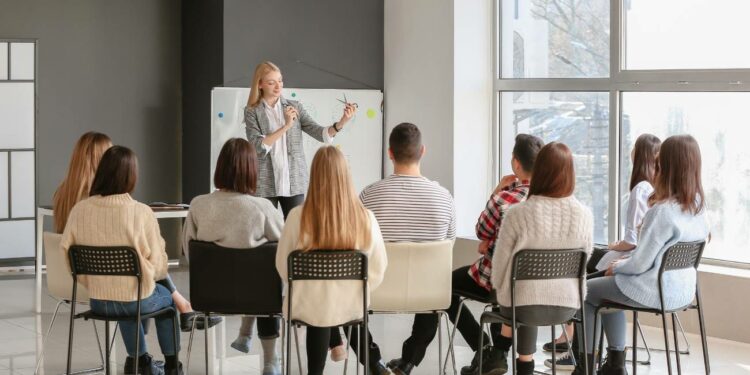 Fundae y SEPE ofrecen ayudas de 600 euros para cursos de formación
