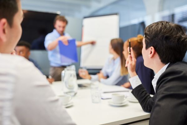 Fundae y SEPE ofrecen ayudas de 600 euros para cursos de formación 