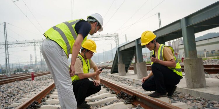 Ferrovial oferta 115 puestos de trabajo con contrato fijo y sueldos de hasta 2.500 €