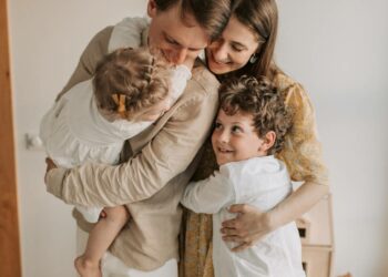 Ayuda de 967 euros para familias trabajadoras con hijos