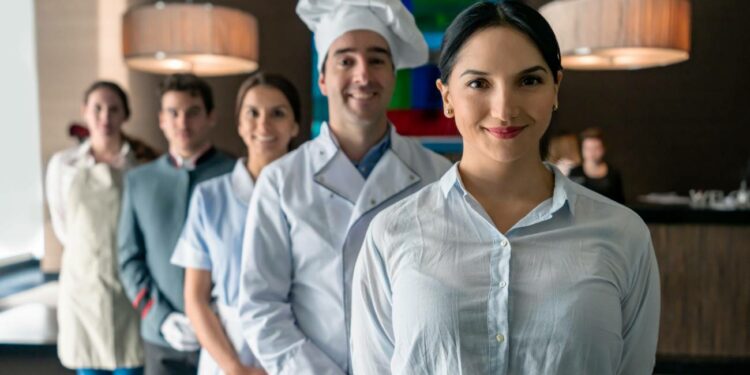 Oportunidad laboral en hoteles de lujo con alojamiento y comida gratis en Irlanda
