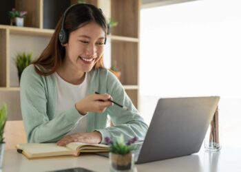 Cursos digitales gratuitos para jóvenes y mayores de 50 años